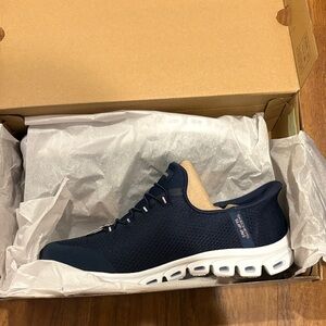 NWT-Skechers Women’s size 8.5 wide Navy Blue Slip-Ins sneakers